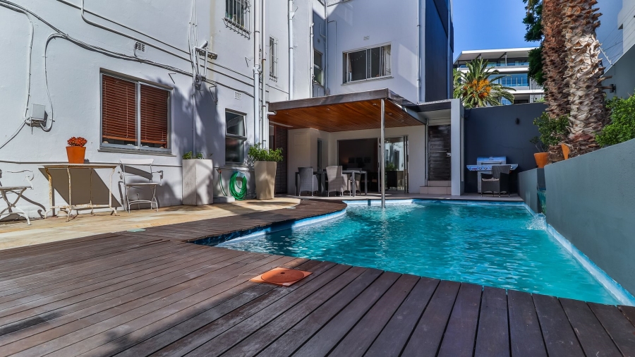 2 Bedroom Property for Sale in Sea Point Western Cape